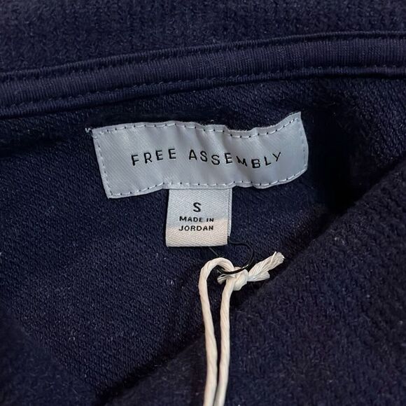 Men’s Free Assembly Sweater - Picture 6 of 6